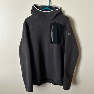 Arc’teryx Covert Pullover Hoody in Orca
